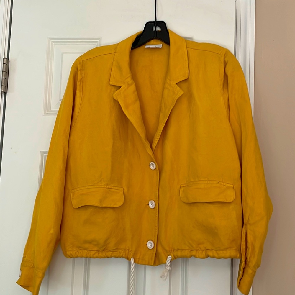 Like new J Jill linen jacket. Size XS runs big. More like a S